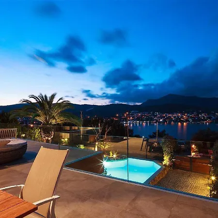 Villa Tuerkbuekue Bay Villa